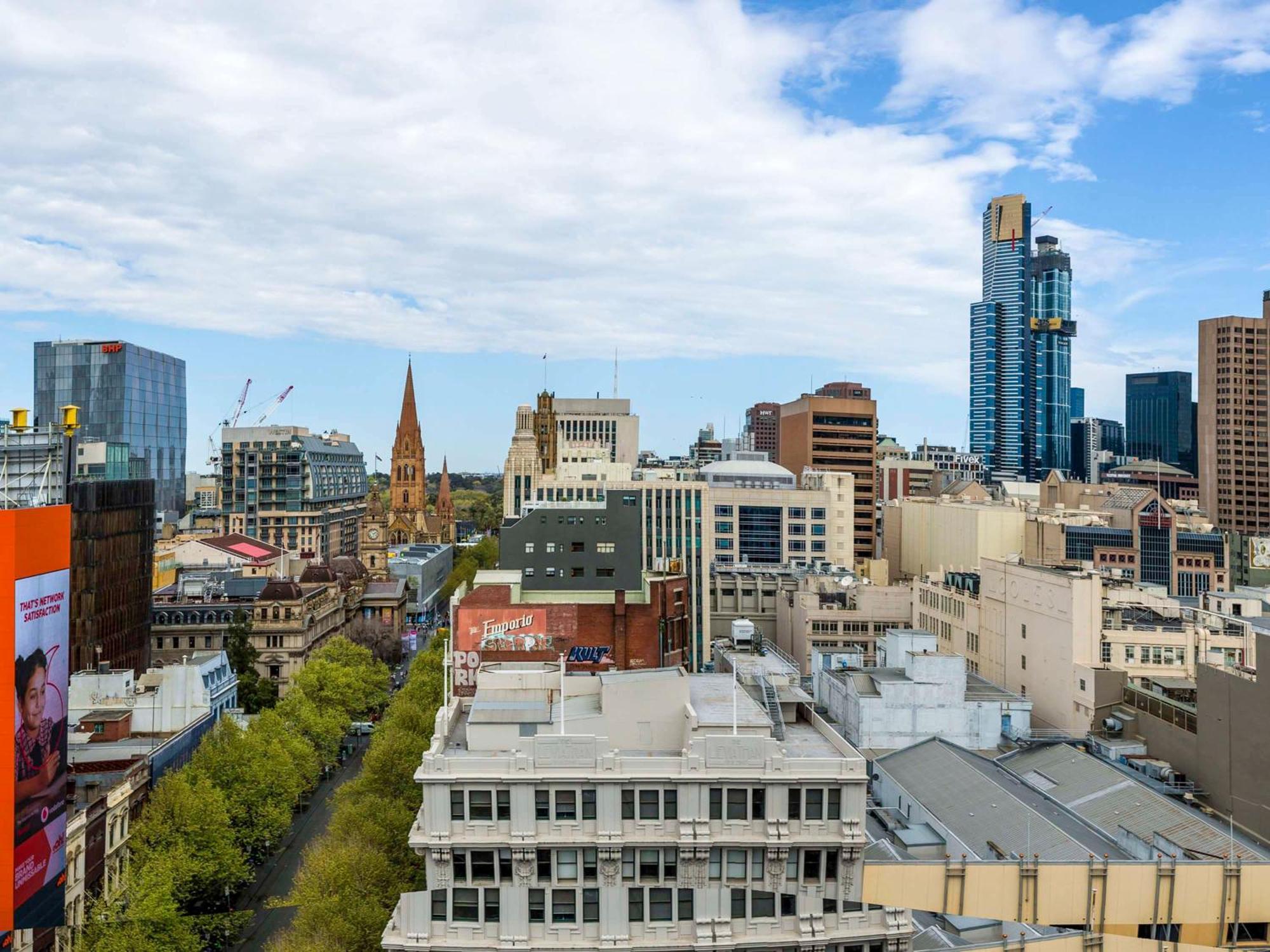 Pullman Melbourne City Centre Buitenkant foto View of the Melbourne CBD from the west