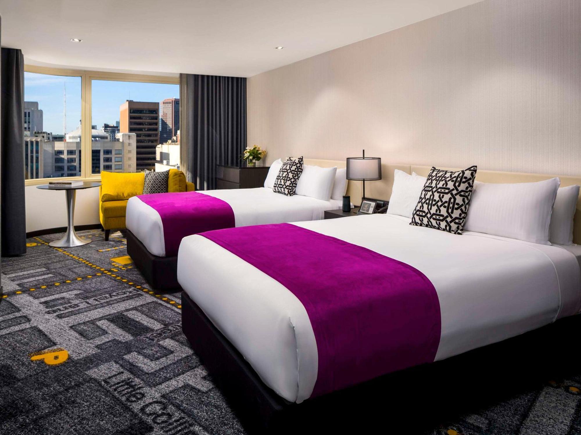 Pullman Melbourne City Centre Buitenkant foto A room at the hotel